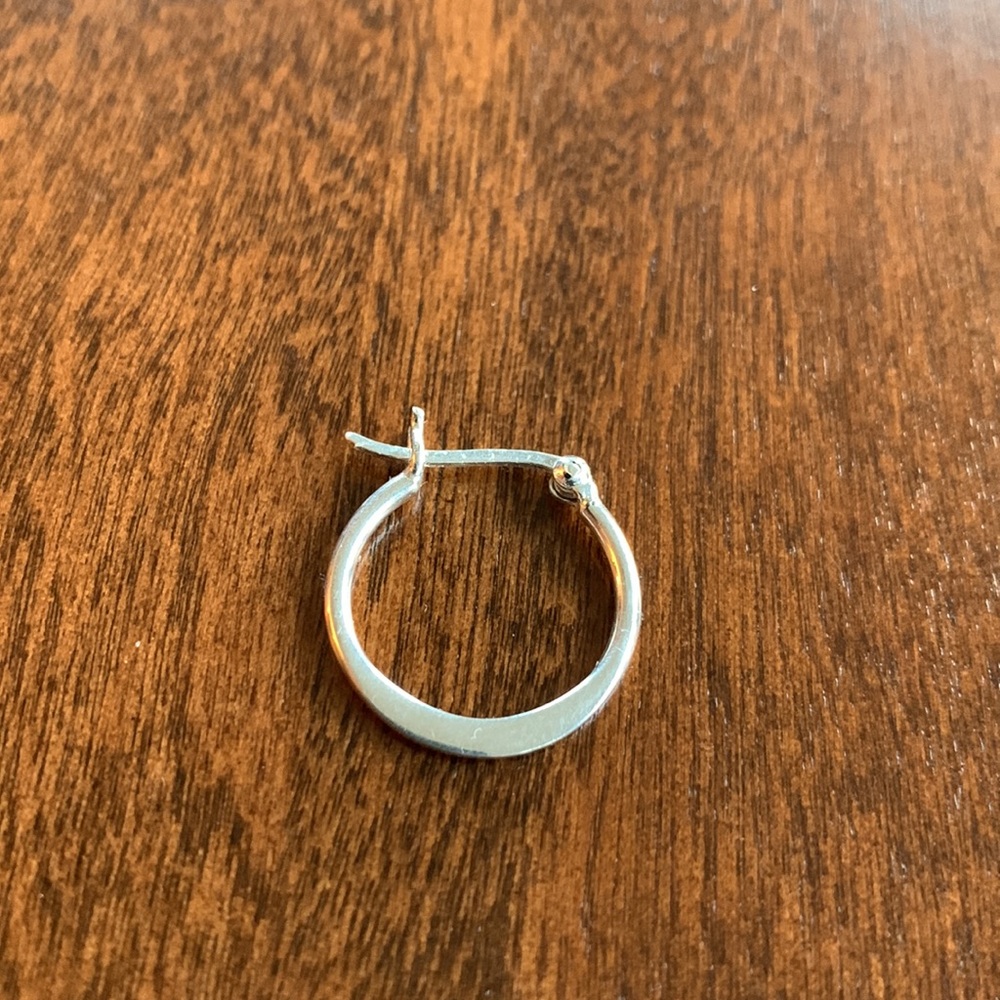 925 Sterling small hoop earring - Picture 7 of 13